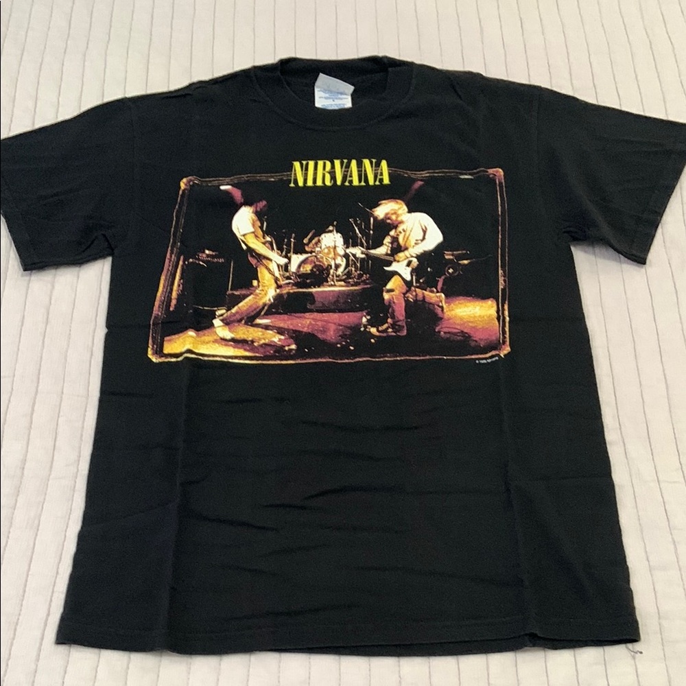 Early 00s Nirvana Black and Yellow Band Tee